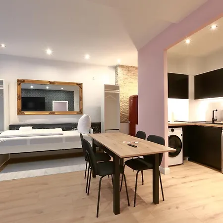 Heval's Grand Appartments Schoeneberg Apartman