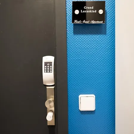 Heval's Grand Appartments Schoeneberg アパート *