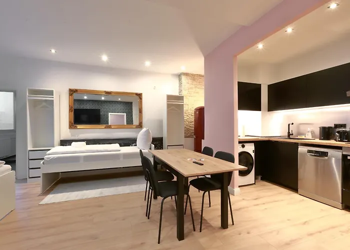 Heval's Grand Appartments Schoeneberg Apartman