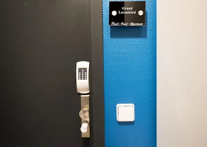 Heval's Grand Appartments Schoeneberg דירה *